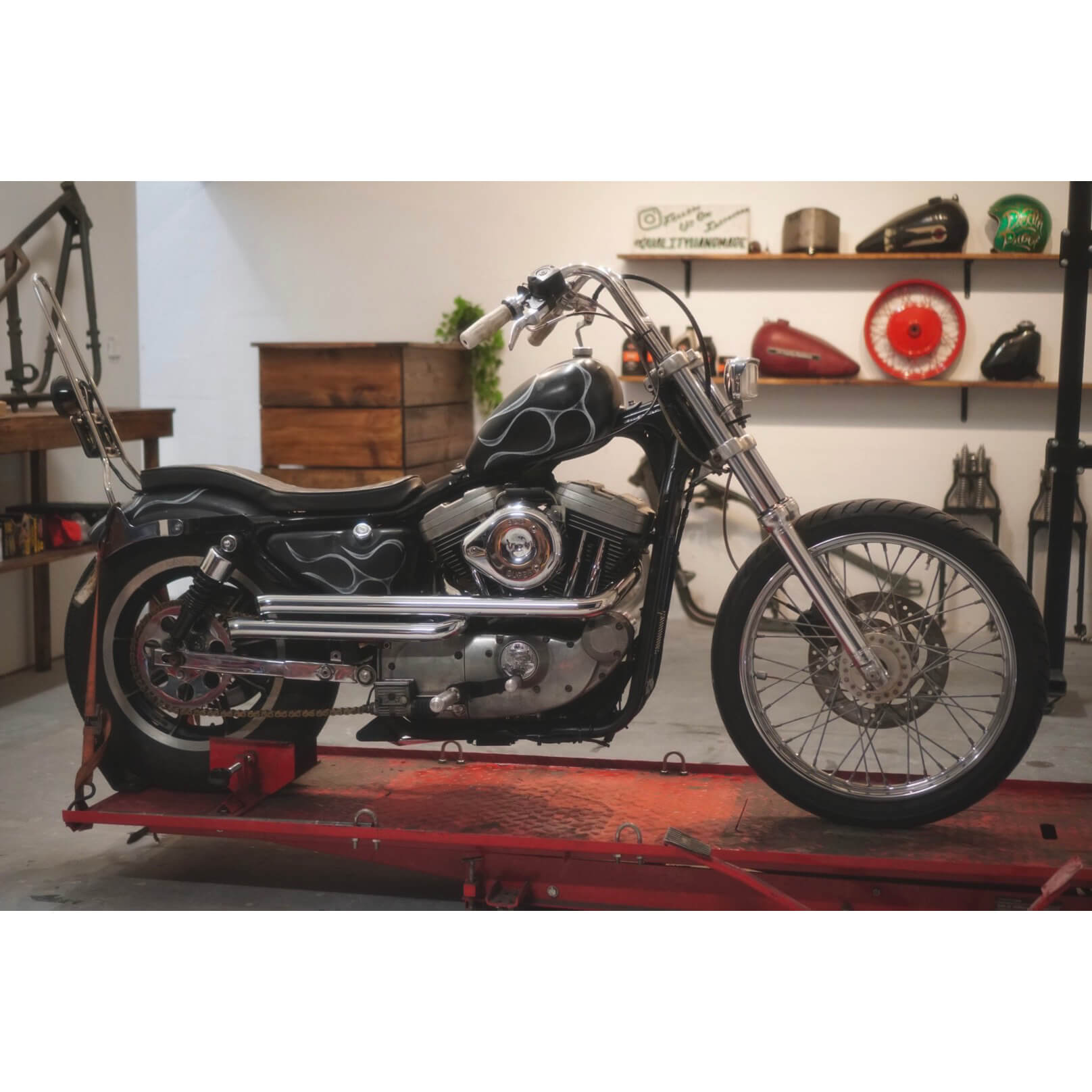 Lowbrow Customs King P-Nut Frisco Shallow Tunnel Gas Tank